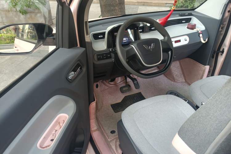 Used Wuling Hongguang MINIEV 2021 Macaron Premium Model – Lithium Iron Phosphate
