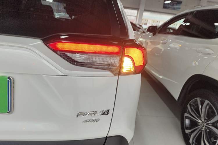 Used Toyota RAV4 2021 2.0L CVT 4x4 Trend Edition
