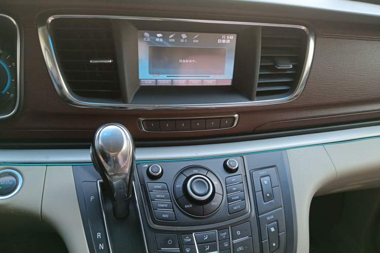 Used Buick GL8 2014 3.0L GT Luxury Business Haoya Edition
