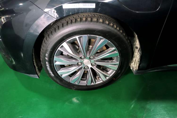 Used Hongqi E-QM5 2022 431 km Charge & Enjoy Edition