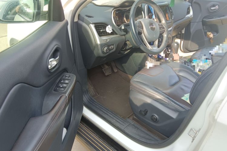 Used Jeep Cherokee 2016 2.4L Professional Smart Version