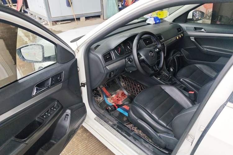 Used Volkswagen Lavida 2017 1.6L Manual Comfort Edition Driver Seat