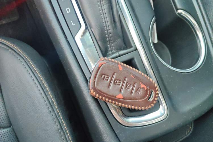 Used Chevrolet Equinox 2018 RS 550T Automatic All-Wheel-Drive Boundary Edition Vehicle Key