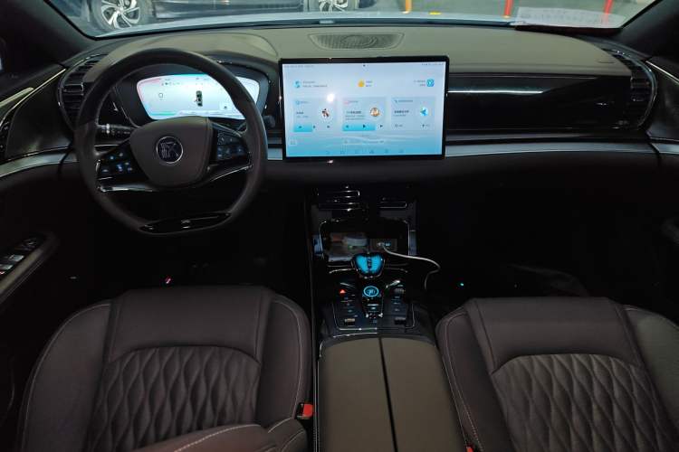 Used BYD Han 2022 DM-i 121KM Prestige Model
