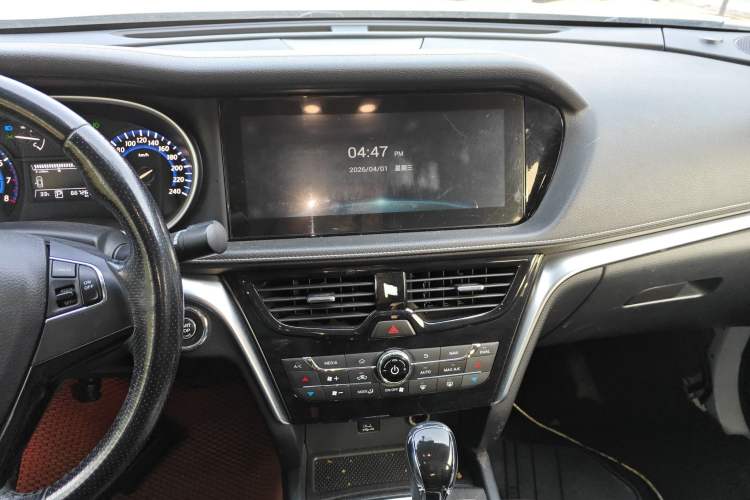 Used Venucia T90 2018 2.0L CVT Smart Connect Luxury Edition China V Standard