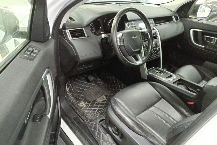 Used Land Rover Discovery Sport 2018 240 PS SE Version
