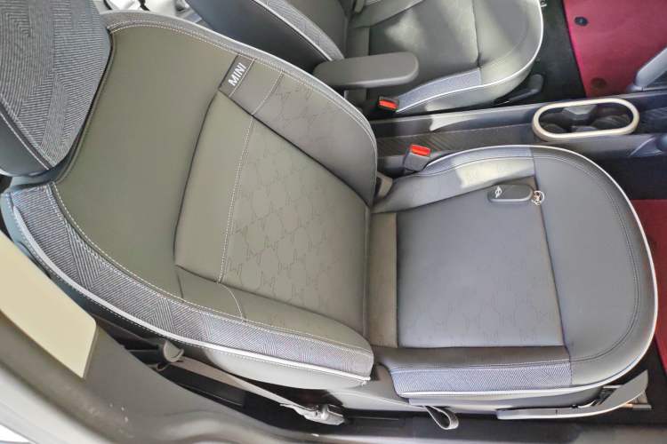 Used MINI Electric MINI COOPER 2025 456km COOPER E Classic Style
