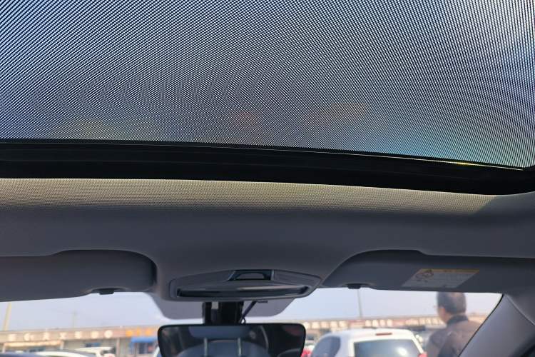 Used Geometry E Firefly 2022 401 km Linglong Tiger 4 Seats Headliner