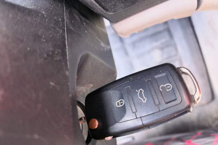 Used FORTHING Lingzhi 2016 V3 1.5L 7-Seater Standard Model China V Emission Standard Vehicle Key