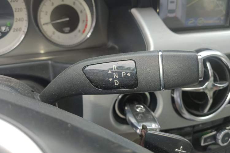 Used Mercedes-Benz GLK-Class 2013 GLK 300 4MATIC Dynamic Sunroof Model