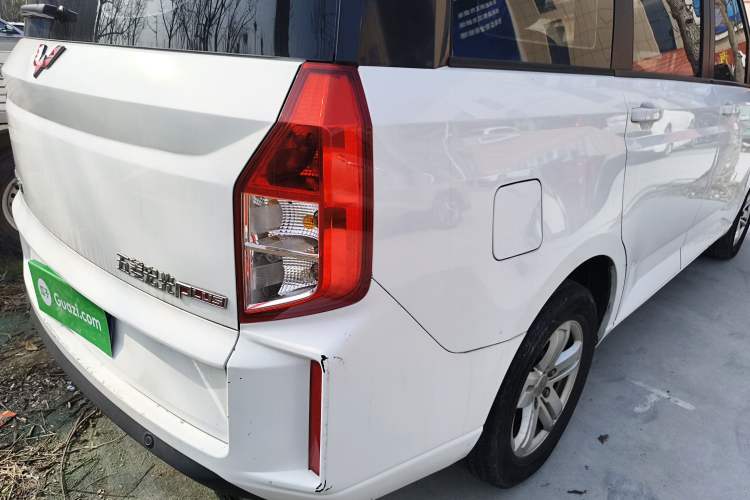 Used Wuling Hongguang PLUS 2019 1.5T Manual Luxury 7-Seater
