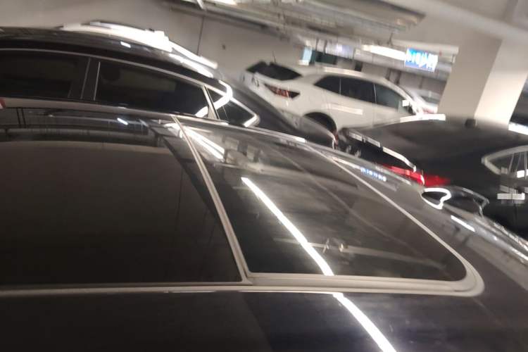 Used Hongqi H5 2023 2.0T Automatic Smart Connect Flagship Edition Roof