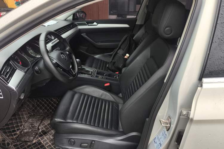 Used Volkswagen Magotan 2017 330TSI DSG Leading Model Left Front Seat