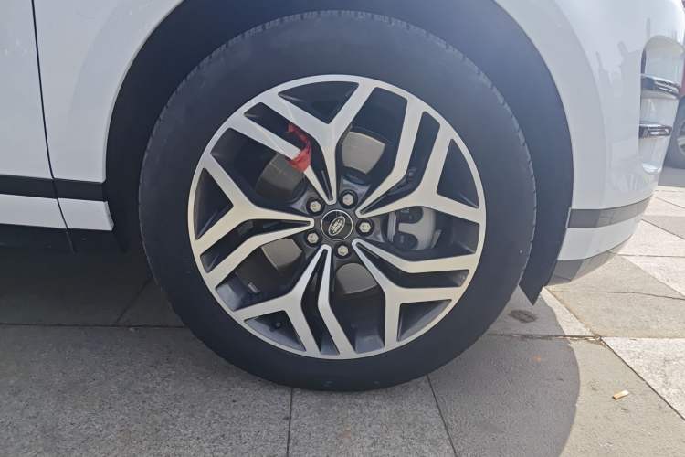 Used Land Rover Range Rover Evoque 2024 Aurora L 249 PS Prestige Light-Chasing Edition