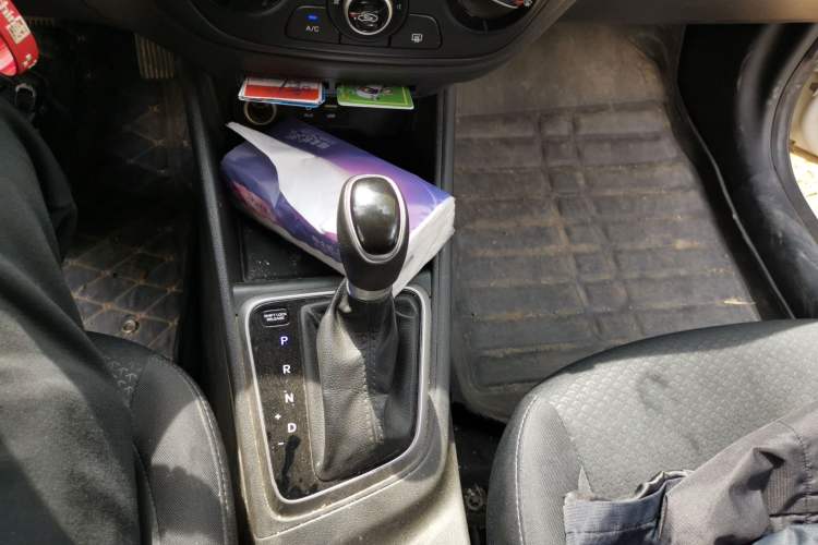 Used Hyundai Verna RV 2017 1.4L Automatic Cool Edition GLS China V Emission Standard Gear Lever