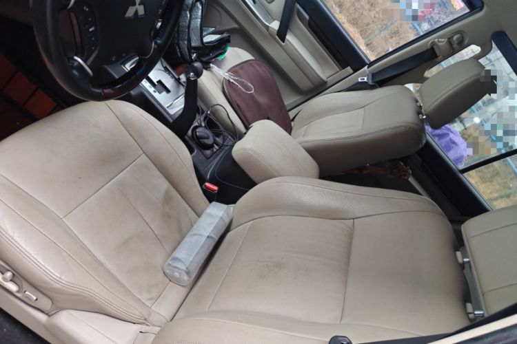 Used Mitsubishi Pajero  Left Front Seat