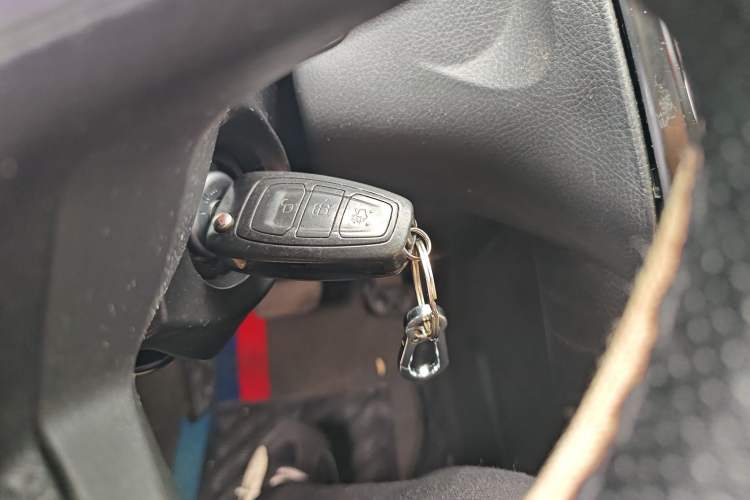 Used Ford Focus 2012 Sedan 1.6L Automatic Fashion Edition