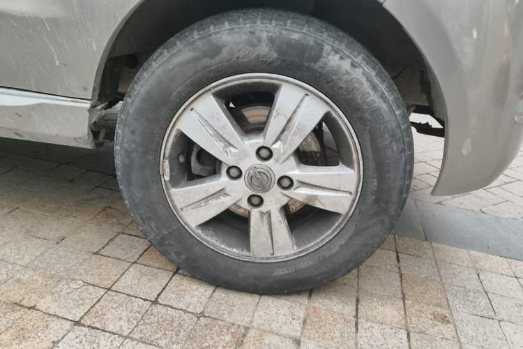 Used Jinbei New Hiace X30L 2016 1.5L Wealth Edition DLCG14 Right Front Wheel Hub