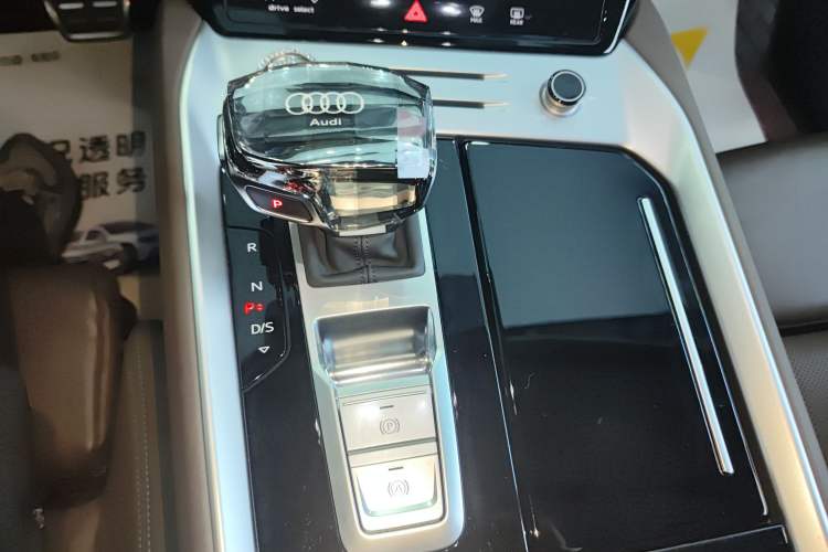 Used Audi Q6 2024 45 TFSI quattro Qiyun Edition Yulin Package 7 Seats
