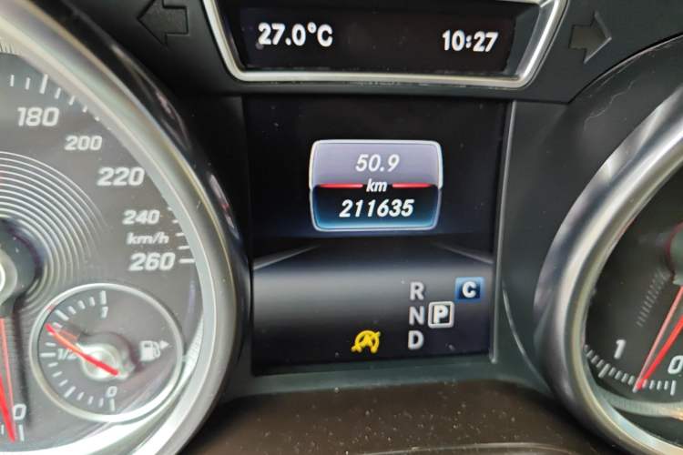Used Mercedes-Benz GLE  Odometer Close Up