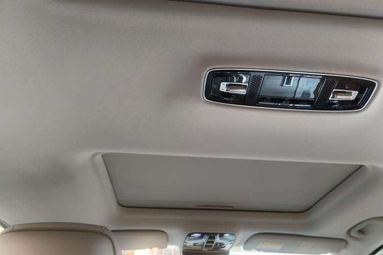 Used Roewe iMAX8 2022 400TGI Prestige Edition