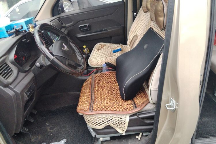 Used Wuling Hongguang V 2019 1.5L Jingqu Version China VI LAR
