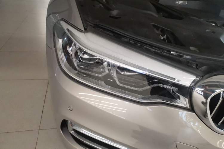 Used BMW 5 Series 2018 530Li Luxury Edition Premium Package Right Front Headlight