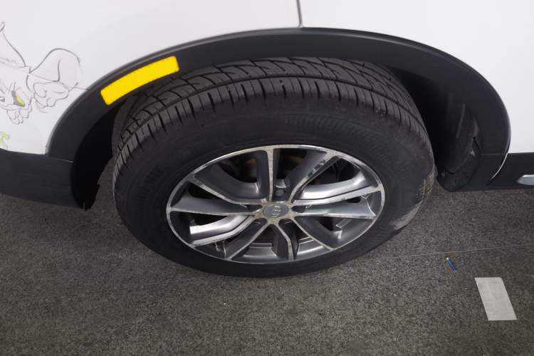 Used Geely Auto Emgrand X7 Sport 2018 1.8TD Automatic Two-Wheel Drive Zhiya Model Right Rear Wheel Hub