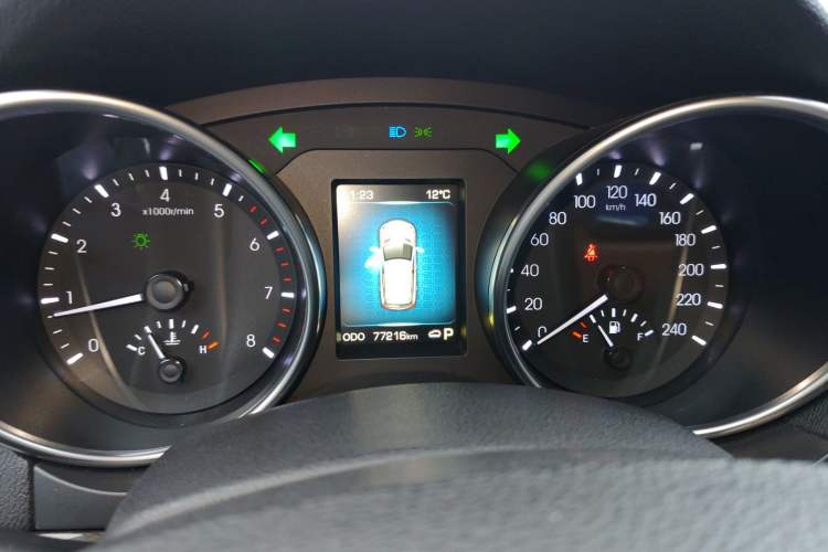 Used Haval H8 2015 2.0T Four-Wheel Drive Luxury Model