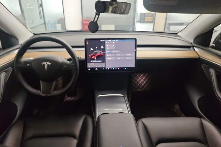 Used Tesla Model Y 2021 Long-Range All-Wheel-Drive Version