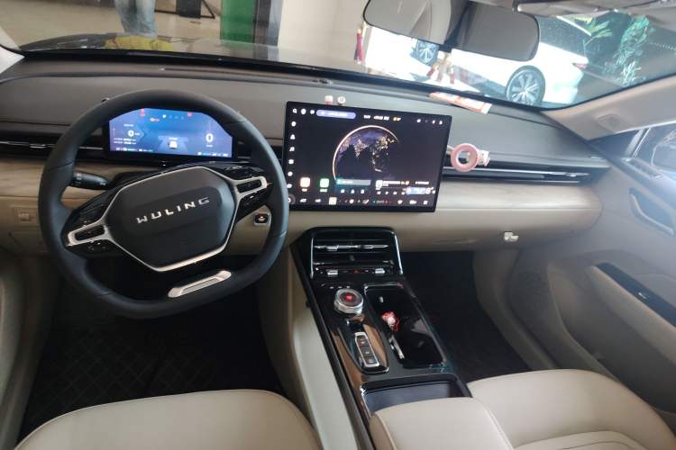 Used Wuling Xingguang 2023 150 Advanced Edition Center Console