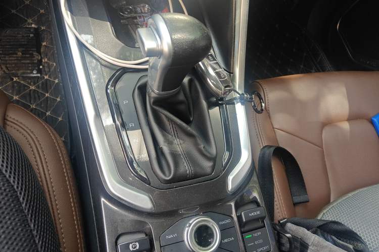 Used Haval H6 2017 Red-Label 1.5T Automatic Two-Wheel Drive Smart Edition Gear Lever