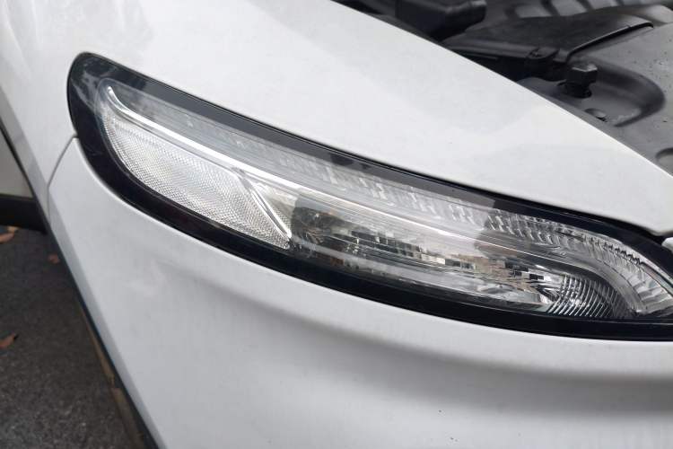 Used Jeep Cherokee 2014 2.4L Luxury Edition Right Front Headlight