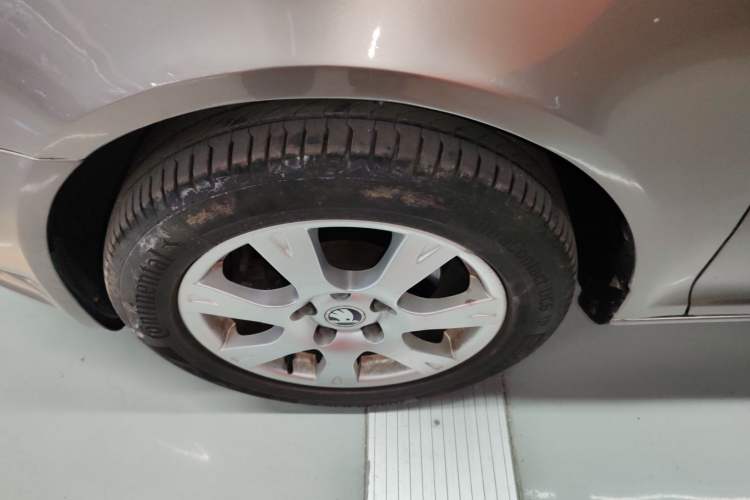 Used Skoda Octavia 2015 Classic Model 1.6L Automatic Elegance Edition
