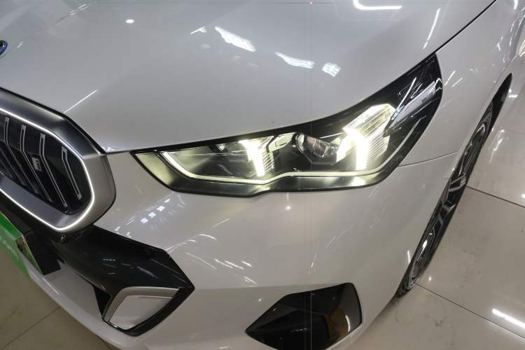 Used BMW i5 2024 eDrive 35L Luxury Model with M Sport Package
