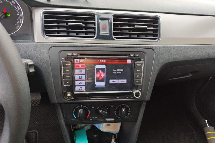 Used Skoda Rapid Spaceback 2016 Revised 1.6L Automatic Chuanxing Version Audio And AC Panel