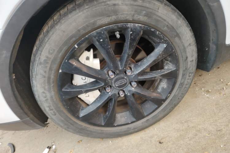 Used Geely Auto Emgrand GS 2016 Sport Edition 1.3T Automatic LingShang Model Left Front Wheel Hub