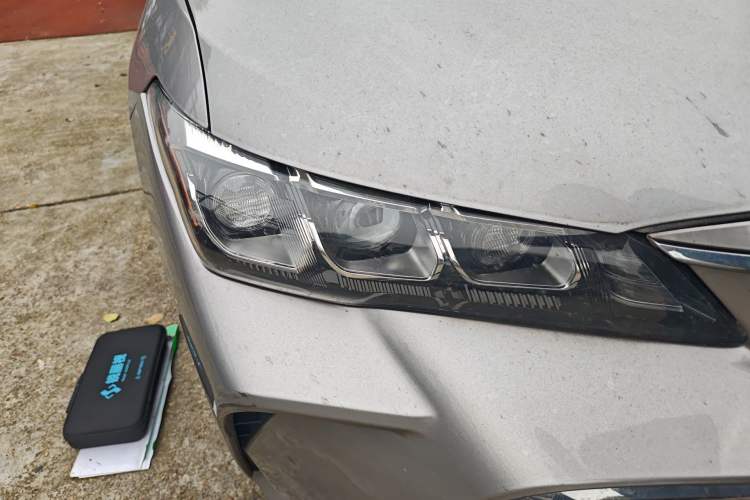 Used Toyota Avalon 2019 Dual-Engine 2.5L Luxury Edition China VI Standard
