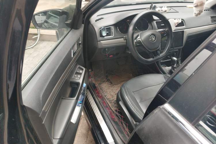 Used Volkswagen Lavida 2015 1.6L Automatic Comfort Edition