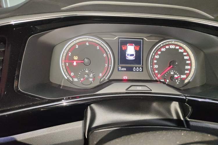 Used Volkswagen Tayron 2020 330TSI Two-Wheel Drive Luxury Smart Connectivity Version Odometer Close Up