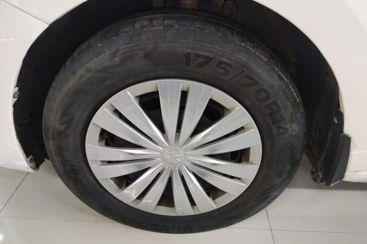 Used Volkswagen Santana 2021 1.5L Automatic Fashion Edition Left Front Wheel Hub