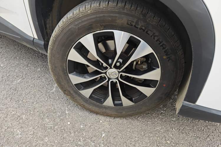 Used Baojun 530 2021 Global Car Anniversary Edition 1.5T CVT Prestige Connected Model 6 Seats Right Front Wheel Hub