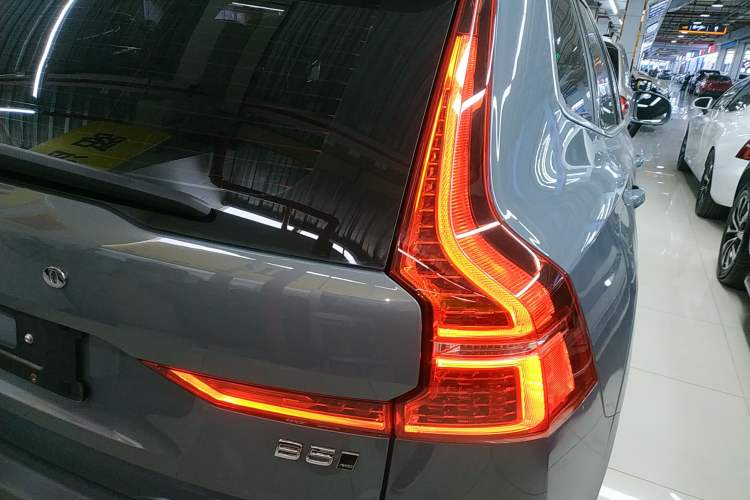 Used Volvo XC60 2023 B5 4x4 Smart Luxury Edition Right Rear Taillight