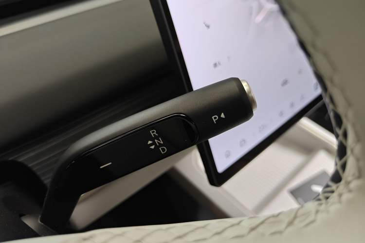 Used ONVO L60 2024 60 kWh Rear-Drive Version Gear Lever