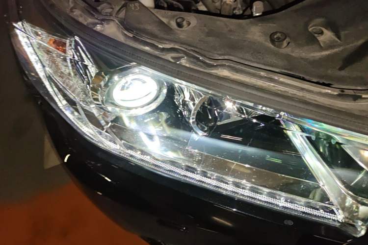 Used Toyota Highlander 2018 2.0T Four-Wheel Drive Supreme Edition 7-Seater China VI Right Front Headlight