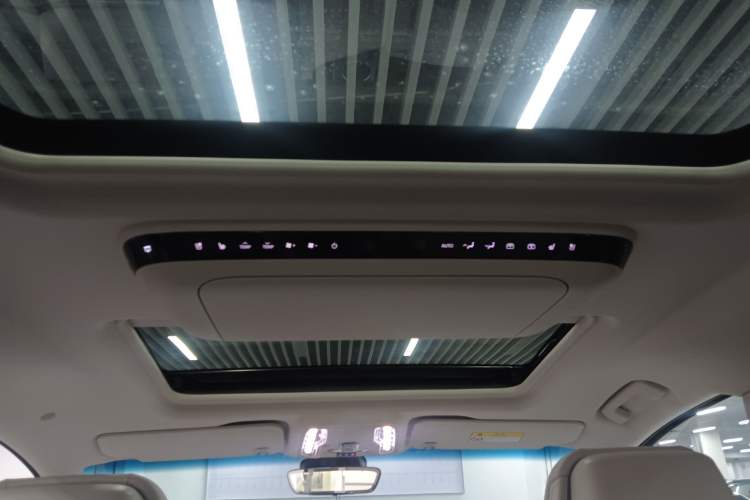 Used Buick GL8 New Energy 2024 Lu Zun Deluxe Edition 7-Seater
