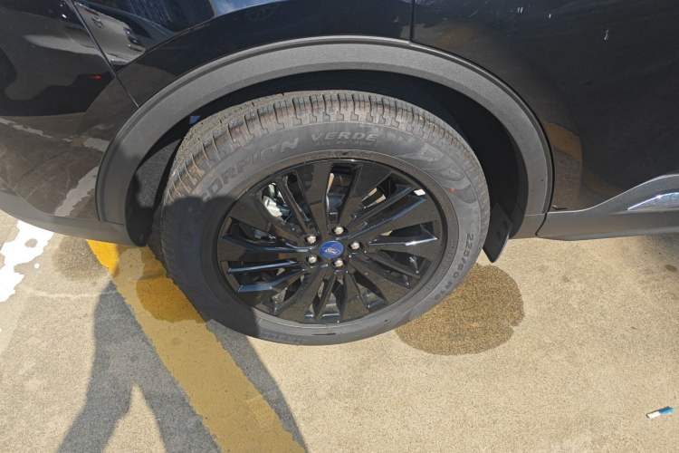 Used Ford Escape 2024 EcoBoost 245 Two-Wheel-Drive Titanium Edition