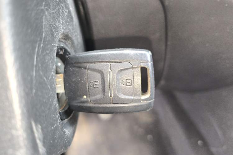 Used Wuling Hongguang V 2022 1.5L Jingqu Edition Electric-Assist LAR Vehicle Key