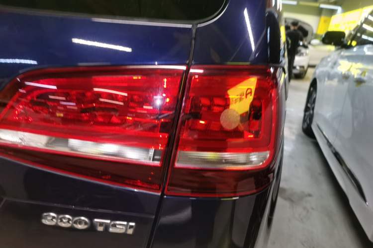 Used Volkswagen Sharan 2018 Revised Version 380TSI Comfort Edition 7-Seater Right Rear Taillight