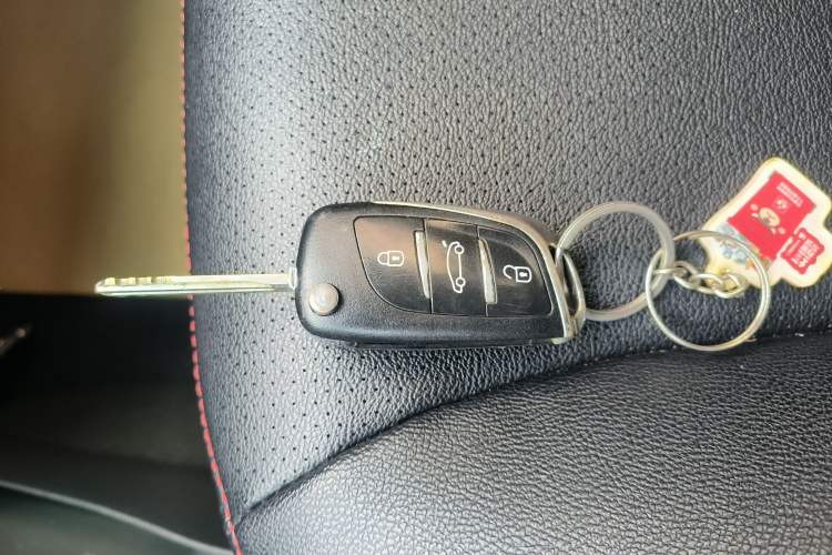 Used Kia K2 2015 Sedan 1.4L MT GLS Vehicle Key